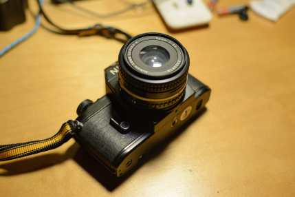 Nikon EM with 35mm/2.5 Series E Len